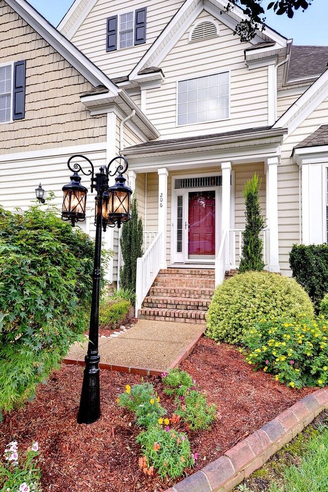 Building Photo - Beautiful York County Home!