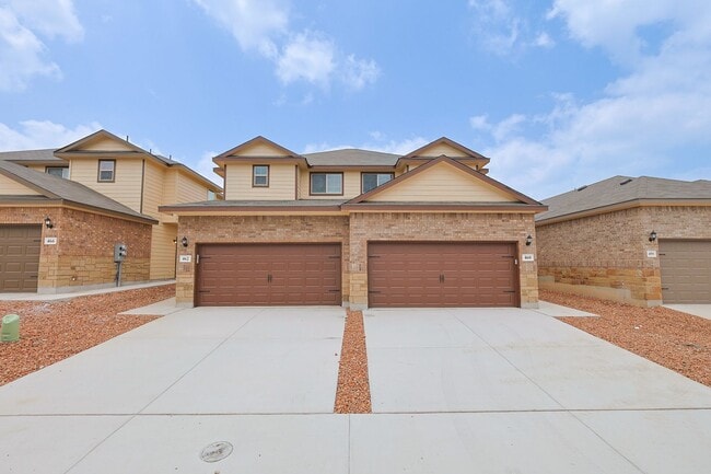 Building Photo - Modern Townhouse in New Braunfels