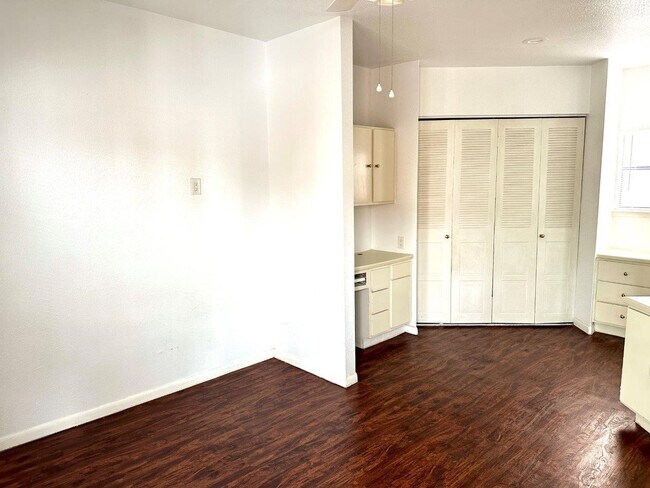 Foto del edificio - 7901 Cambridge St