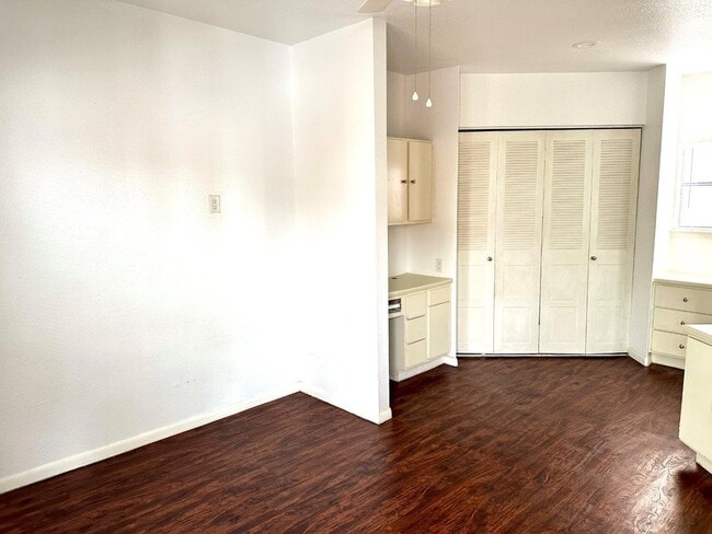 Building Photo - 7901 Cambridge St