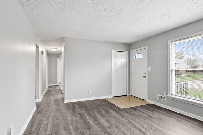 Building Photo - 9410 Michael Edward Dr