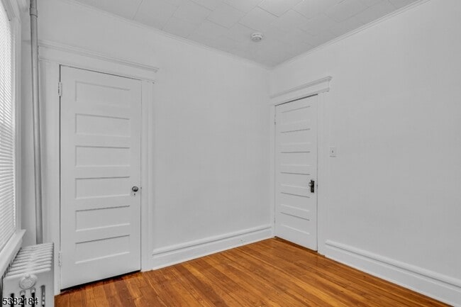 Building Photo - 937 Grove St