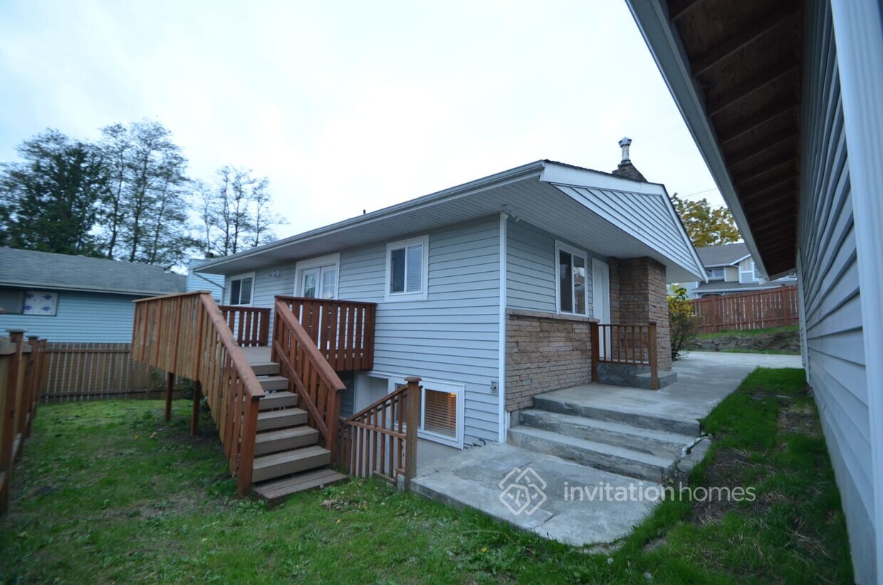 Primary Photo - 2211 S Eddy St