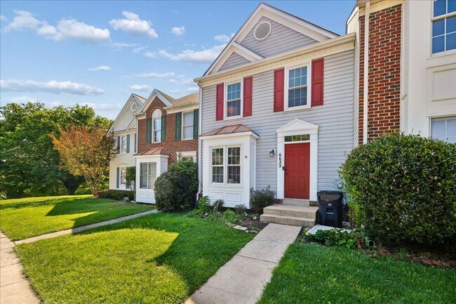 Foto del edificio - Luxury Townhome at Lake Linganore