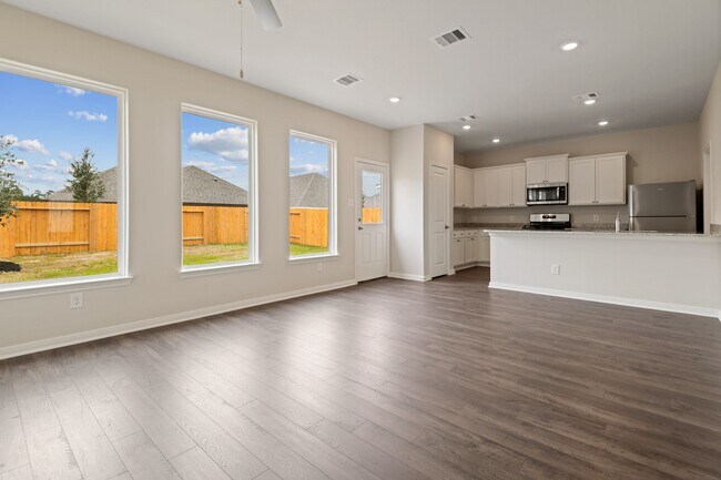 Foto del edificio - 21691 Lotus Elm St