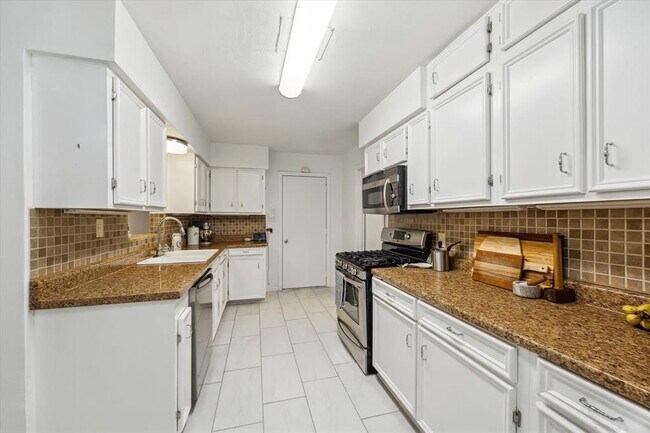 Foto del edificio - 5127 Mimosa Dr