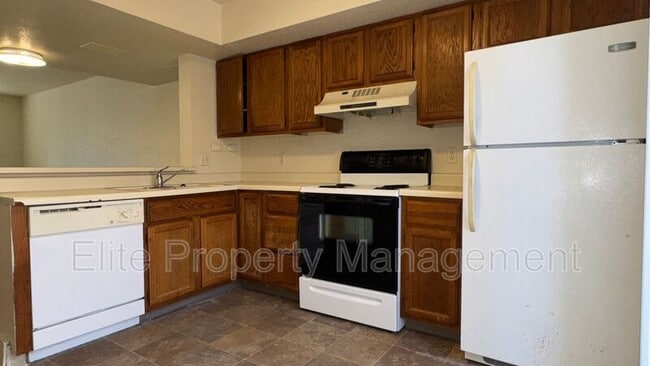 Building Photo - 1988 N Salem Ave