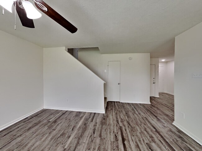 Building Photo - 7115 Muddobber Ln