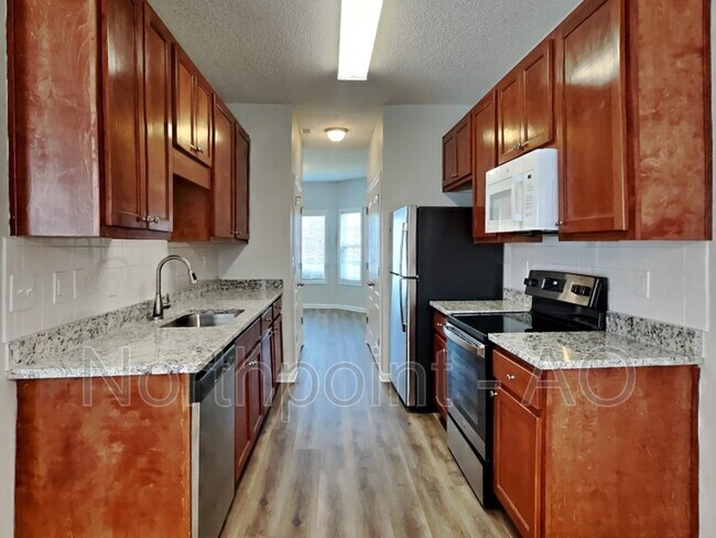 Foto del edificio - 8629 Thomas Rd