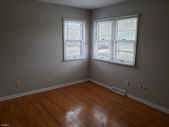 Foto del edificio - 1584 Gentian Dr SE