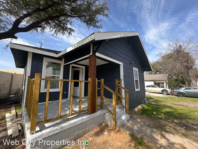 Foto del edificio - 3 br, 1 bath House - 2211 Hooper St.