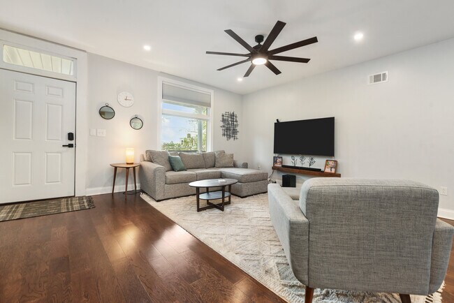 Foto del edificio - 5470 Hillcrest St