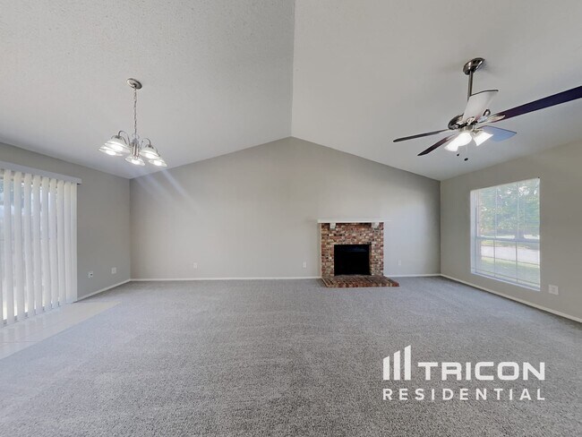 Foto del edificio - 3913 Big Leaf Ln