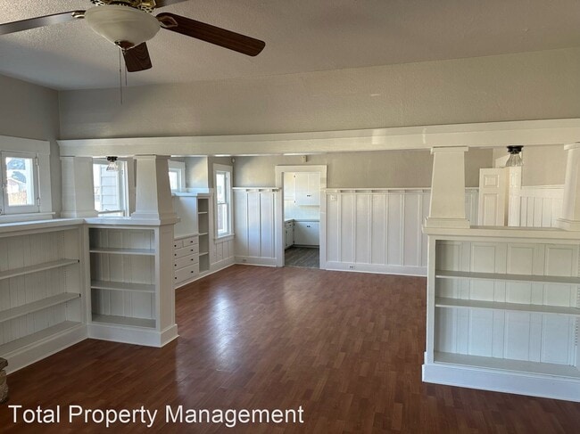 Building Photo - 3 br, 2 bath House - 802 S. Court St.