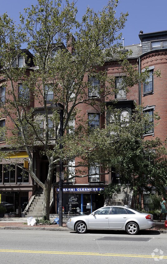 Building Photo - 677 Tremont St