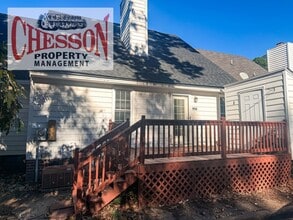 Building Photo - 925 S Hornbeam Dr