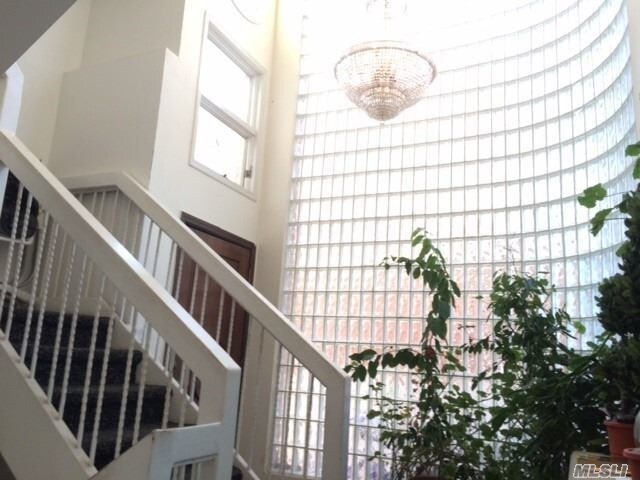 Foto del edificio - 208-11 15th Ave