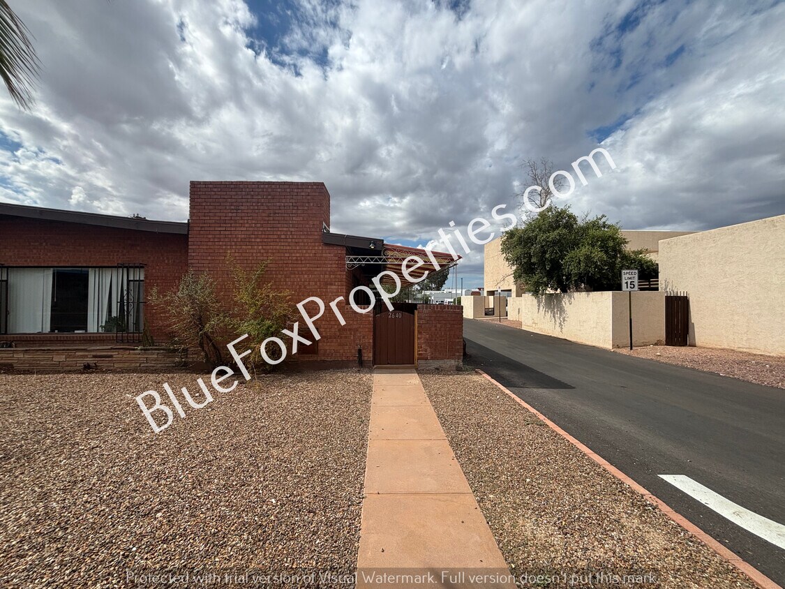 Foto principal - 2640 E 10th St