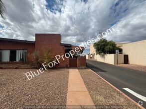 Building Photo - 2640 E 10th St