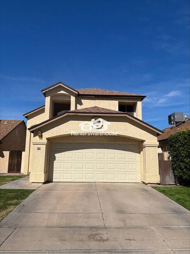Building Photo - Comfort, Convenience & Location — All in One Home.