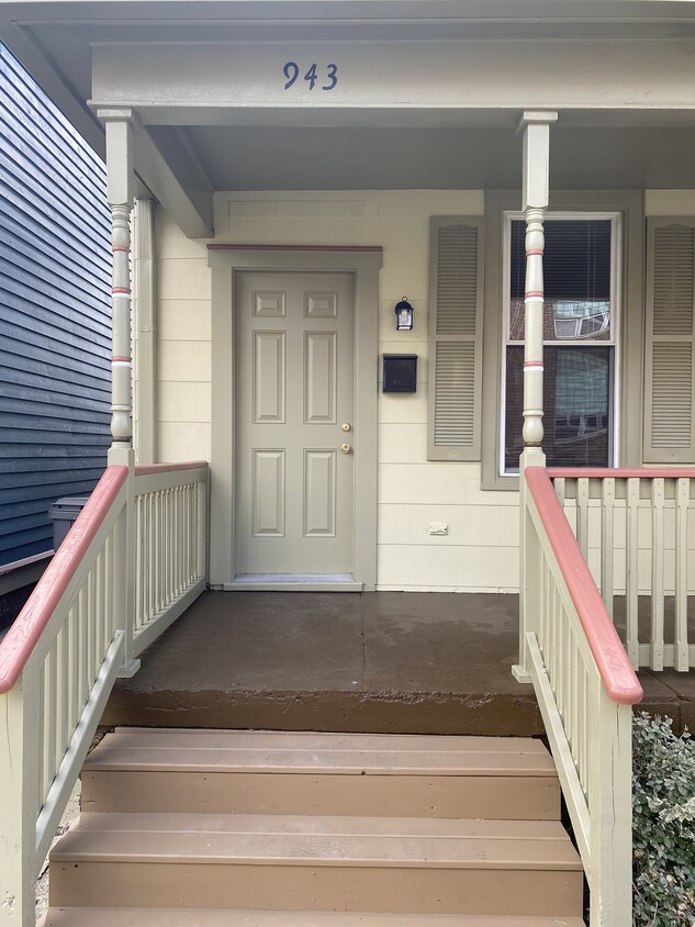 Primary Photo - 943 Prospect St