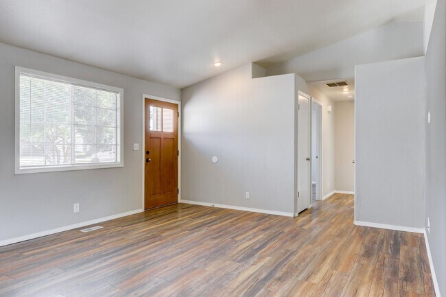 Foto del edificio - Desirable South East Boise Home for Rent -...