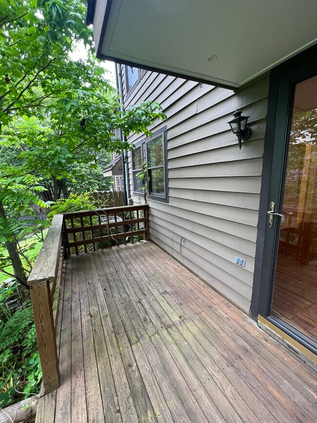 Building Photo - 706 Exton Ct