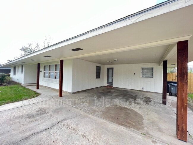 Foto del edificio - 632 Summit Ridge Dr