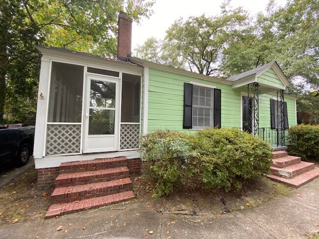 Foto del edificio - Forest Acres Bungalow