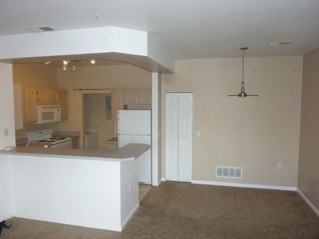 Building Photo - 4545 Wheaton Dr