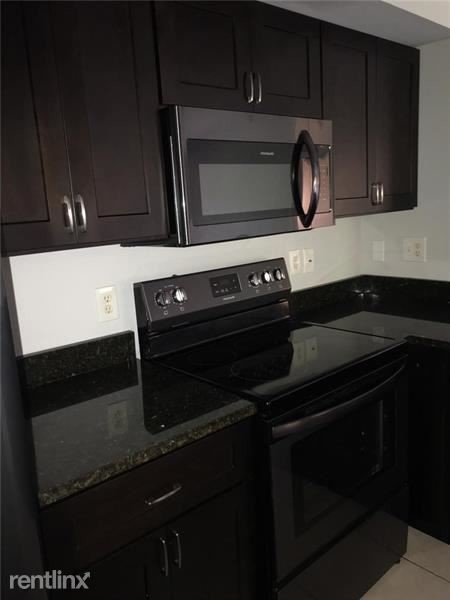 Foto del edificio - 4820 N State Rd 7