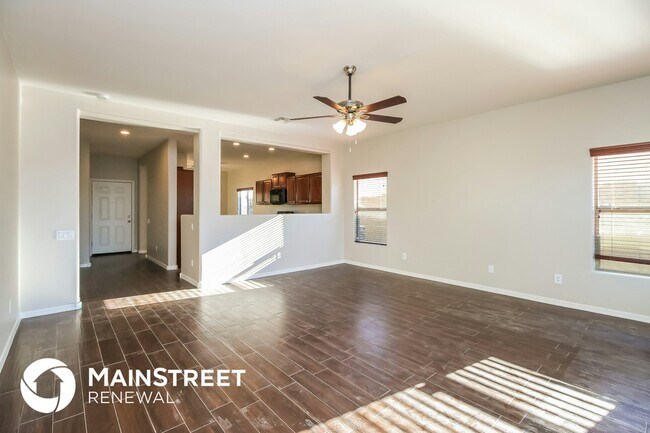 Foto del edificio - 42725 W Martie Lynn Rd