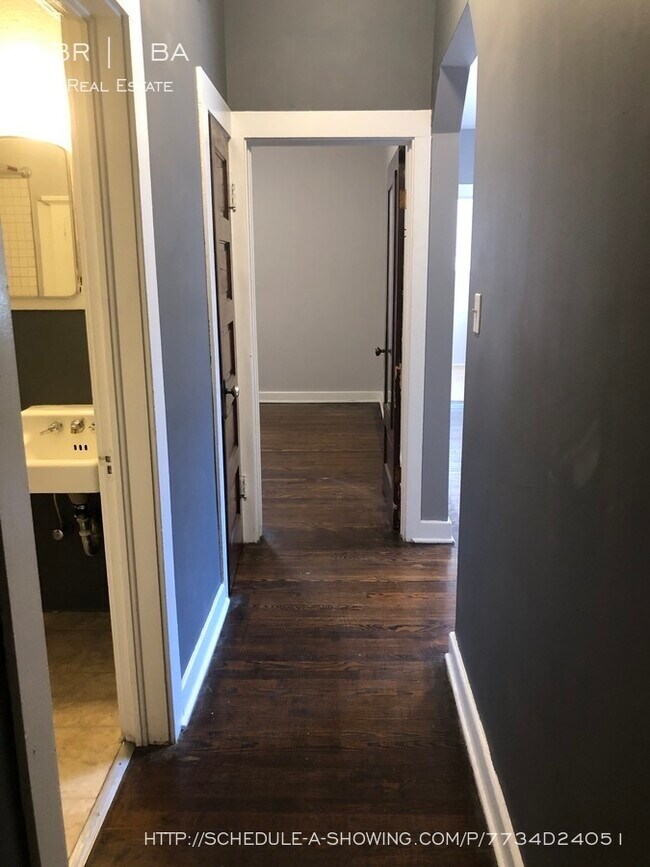 Building Photo - Beautiful One Bedroom with own Entry!