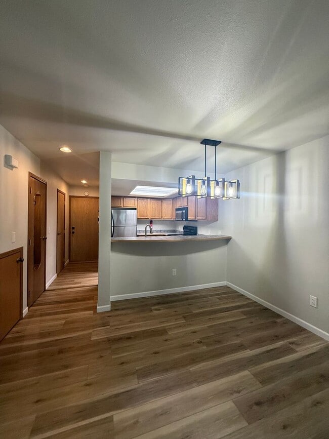 Building Photo - 2805 Cowles St