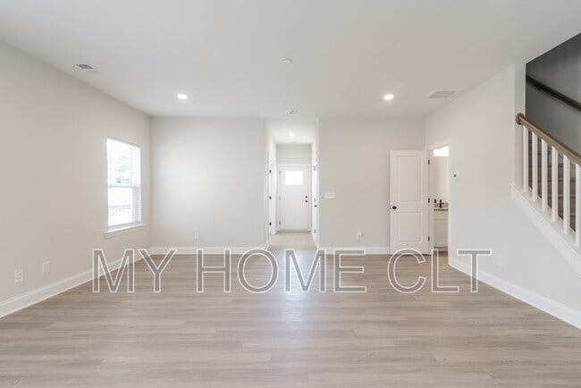 Photo - 3636 Trull St Apartment