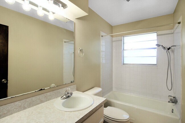 Building Photo - Great 3 bed, 2 bath, 2 car in Edmond