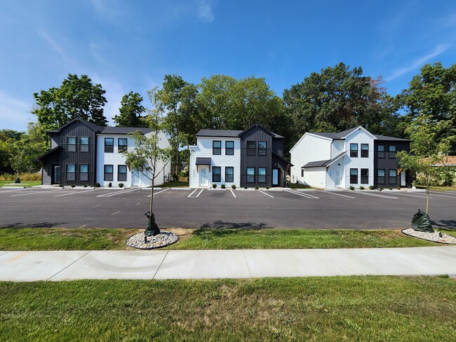 Building Photo - 8201 Secor Rd