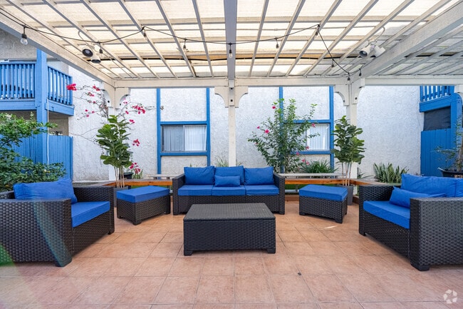 Área de salón - Harmony Court Apartments