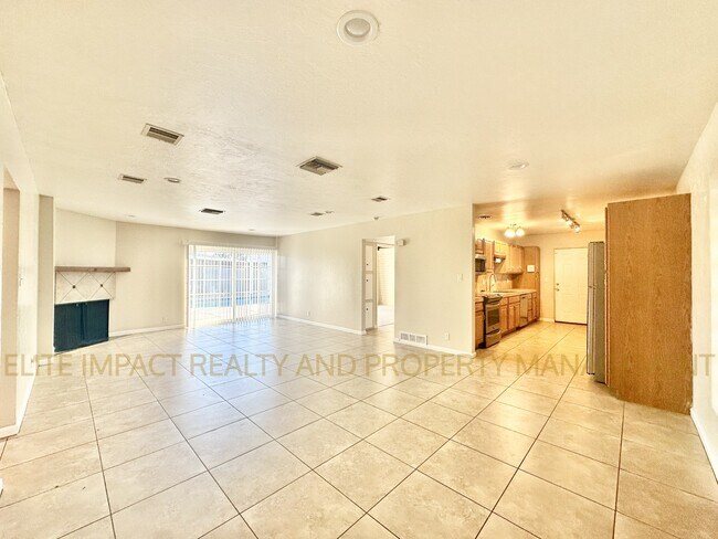 Foto del edificio - 8338 E Julia St