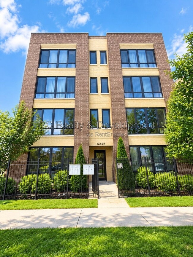 Building Photo - 6242 S Greenwood Ave