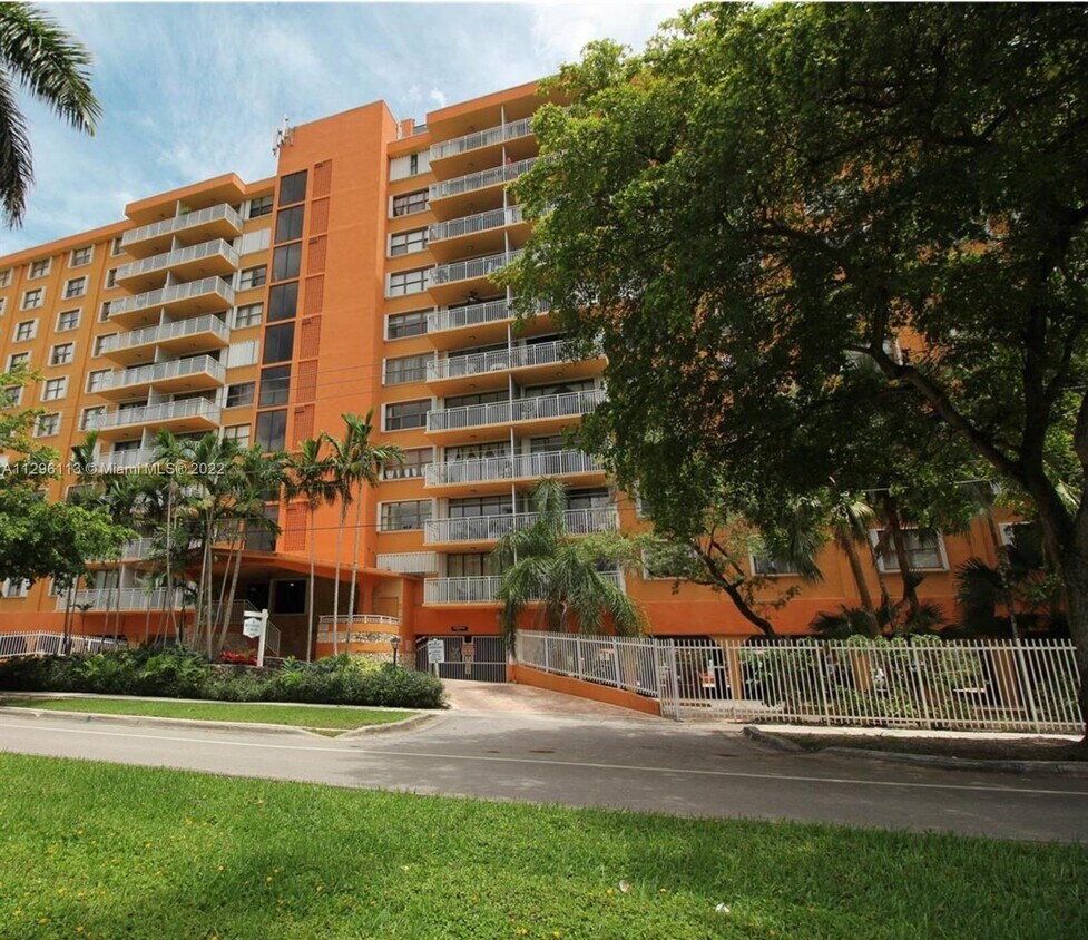 2450 NE 135th St Unit 504, North Miami, FL 33181 Condo for Rent in