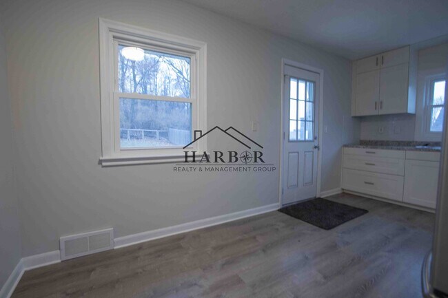 Foto del edificio - 2 Bedroom Single-Family Home in SW Rochest...