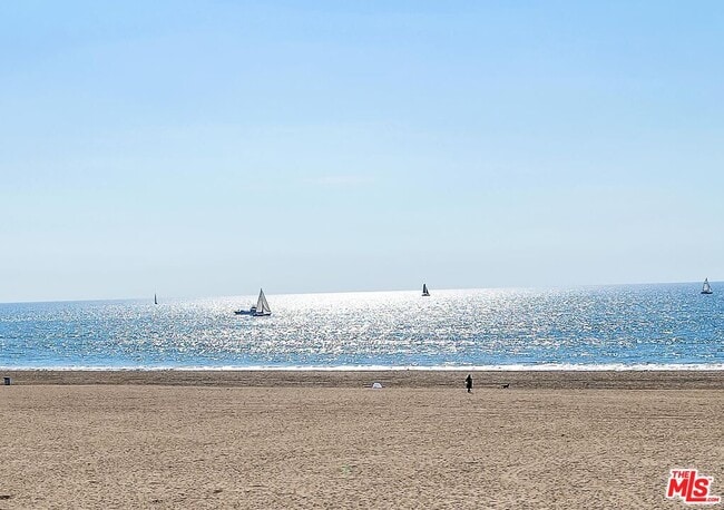 Building Photo - 4 Lighthouse St