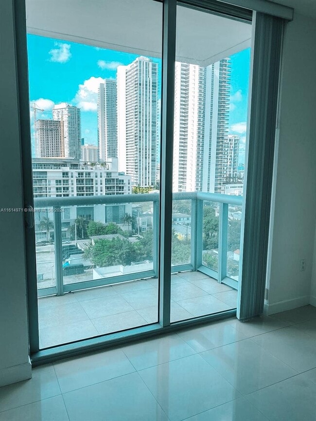 Foto del edificio - 333 NE 24th St