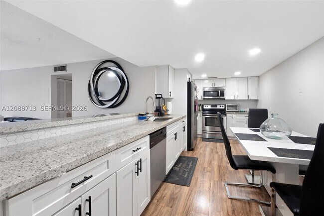 Building Photo - 555 NE 123rd St