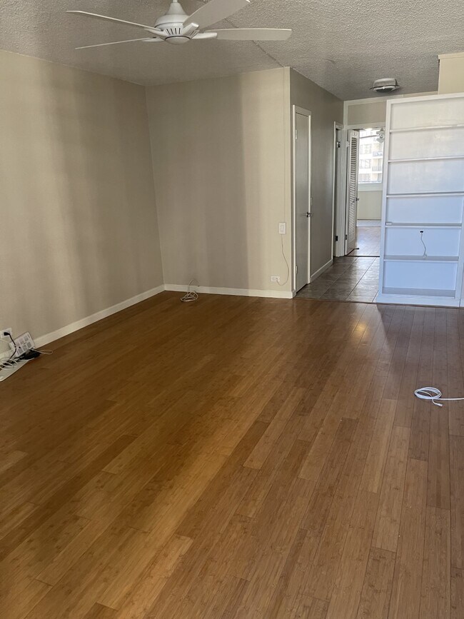 Foto del edificio - 425 Ena Rd