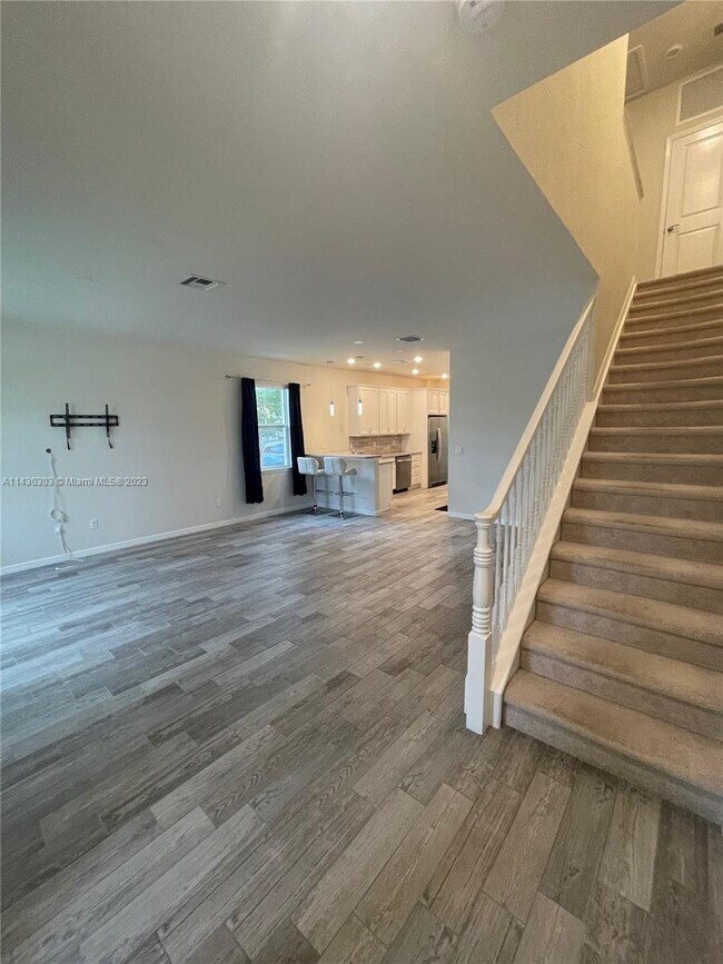 Building Photo - 4860 Eucalyptus Dr