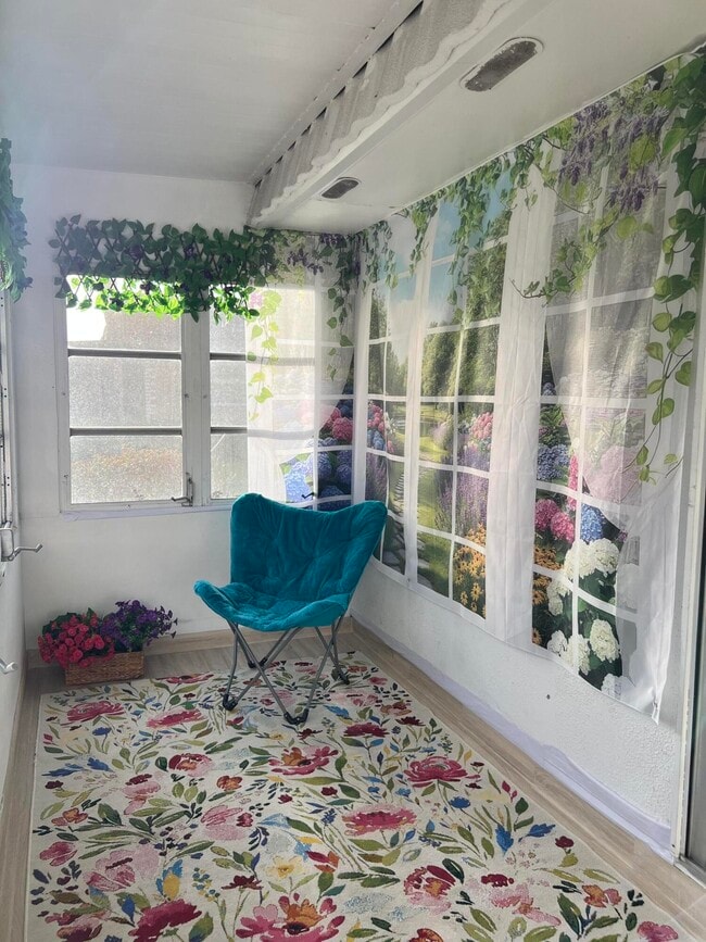 Building Photo - 322 Seville Terrace