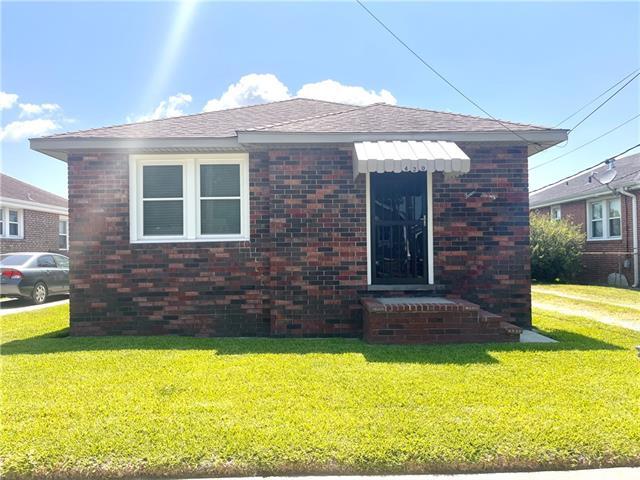 Primary Photo - 420 Bellanger St