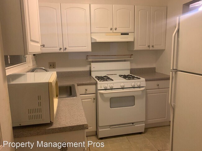 Foto del edificio - 1 br, 1 bath House - 2716 W. 13 Mile Apt 11